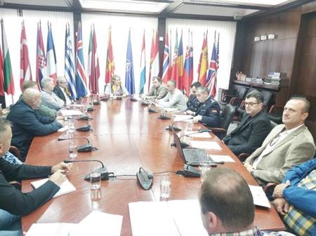 Петровска на состанок со синдикатите: Oд ноември припадниците на Армијата ќе добијат покачување на платата од 2.000 денари