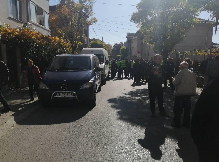 Бугарското ВМРО на Џамбаски спречи Македонците да положат цвеќе на споменикот на Гоце Делчев