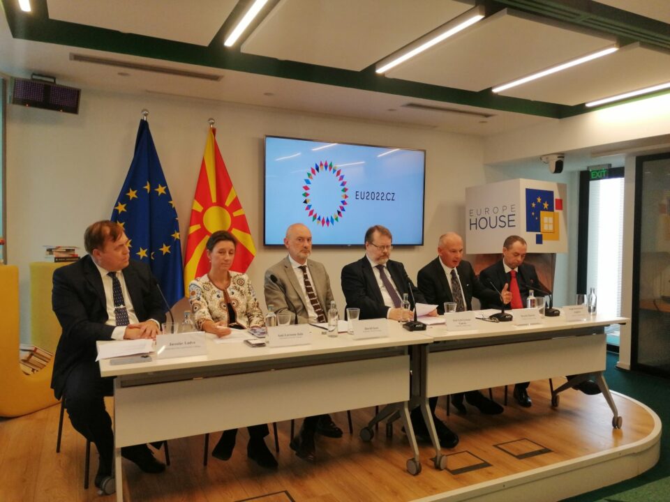 Гир: Процесот на пристапување во ЕУ не мора да значи откажување од историјата и идентитетот, туку напоротив носи стабилност и просперитет