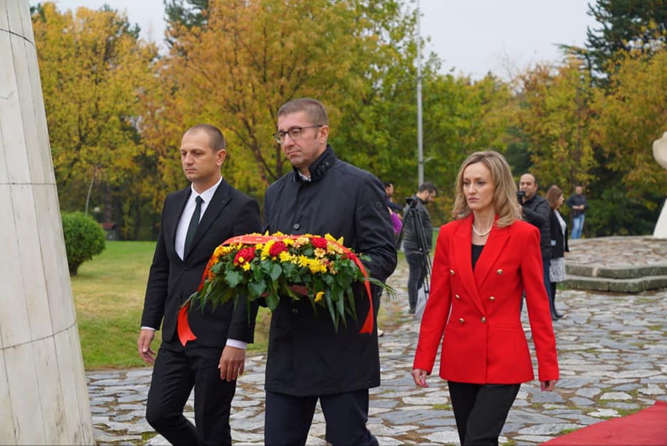 Мицкоски: Љубовта кон Македонија гори во нас и нема да дозволи никој да се пазари со националните и државните интереси