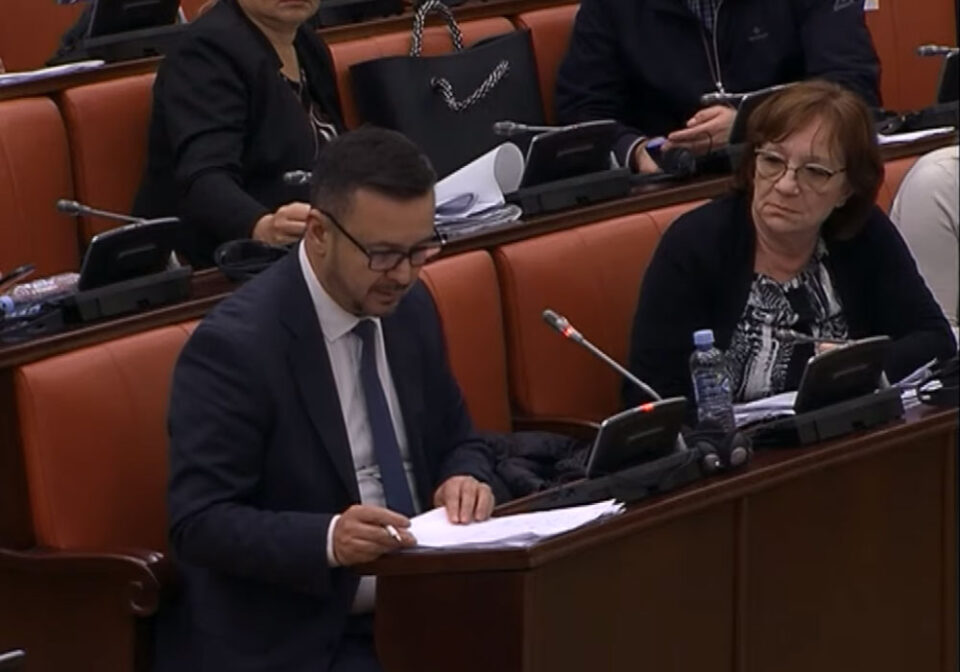 Ги понижувате пензионерите со 750 денари: Жестока расправија на Комисијата за финансирање и буџет