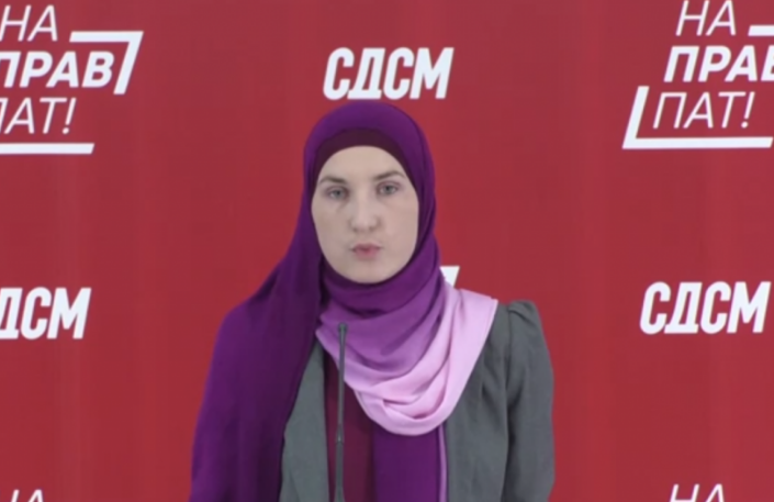Мерсиха Смаиловиќ со порака до владата на СДСМ: Ејјј, учебници немаат децата, материјалите што ги подметнавте се срам за Министерството