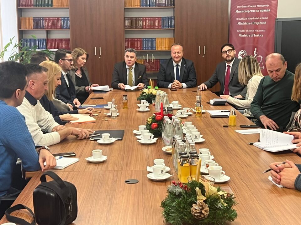 За Нухиу, ако си полагал правосуден пред време не си ти крив, комисијата е