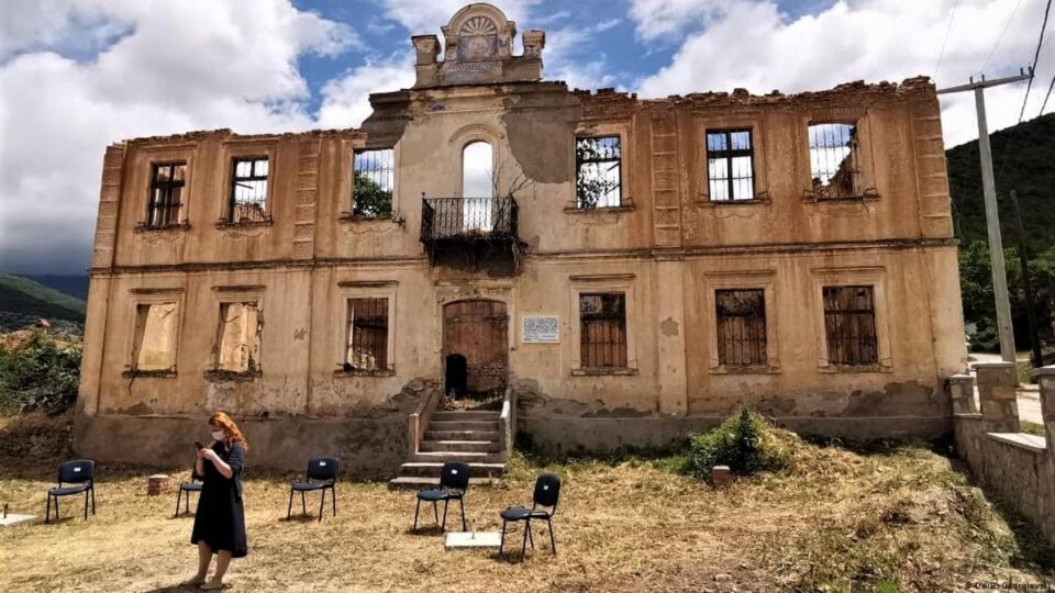 Старото училиште во Љубојно ќе се ревитализира во Центар за промоција на македонскиот јазик