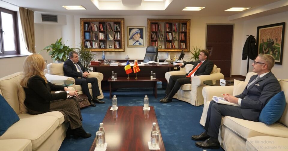 Османи на средба со специјалниот пратеник на Романија за Западен Балкан, амбасадорот Адриан Давидоју