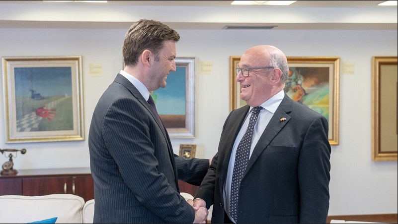 Османи – Лорд Пич: Македонија е извозник на стабилност во регионот