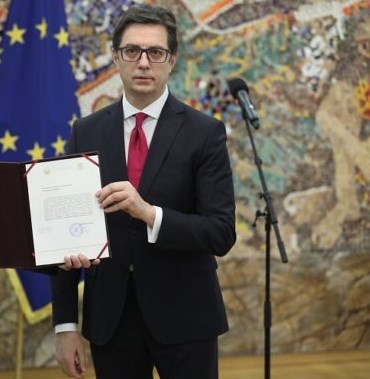 Претседателот со 0,2 посто рејтинг ќе се сретне со своите колеги од Југоисточна Европа