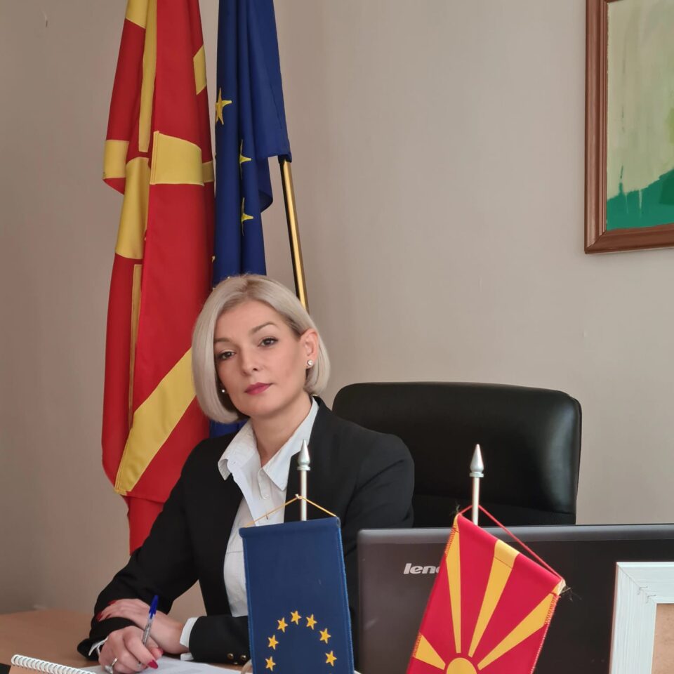 Јаневска ја повика директорката на ДИЦ да им овозможи на кандидатите да полагаат во пролетна сесија