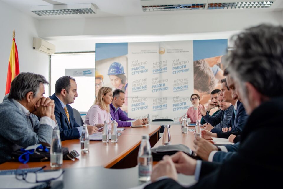 Зголемен е бројот на учениците кои се запишуваат во дуалните паралелки во средно