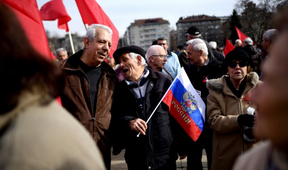 Бугарите се кренаа против НАТО