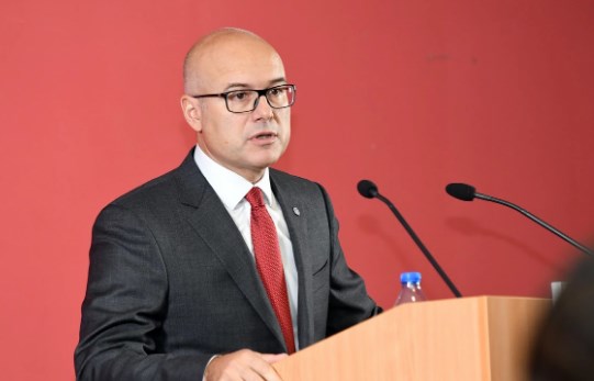 Кој е новиот Вучиќ во СНС: Човек од доверба на претседателот на државата, другар на неговиот брат