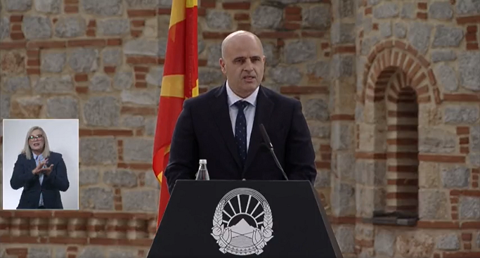 Лажен патритозам: Таче заборави дека „ова парче земја“ го потпиша за бугарско!