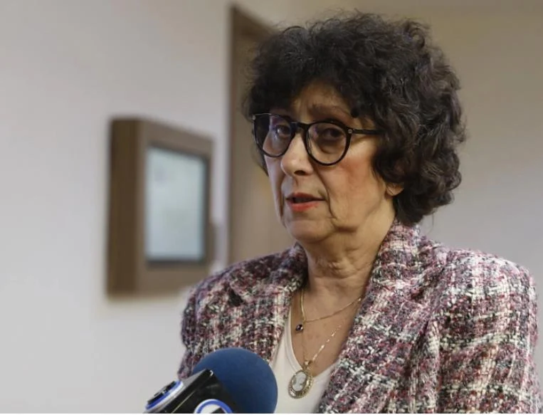 За Цаца Николовска одговорноста за уставните измени била кај опозицијата, сега сме имале работа со ЕУ, а не со Бугарија