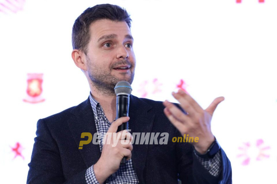 Муцунски: Шест години имаме изопачено функционирање проследено со неуспеси и порази во полето на надворешната политика