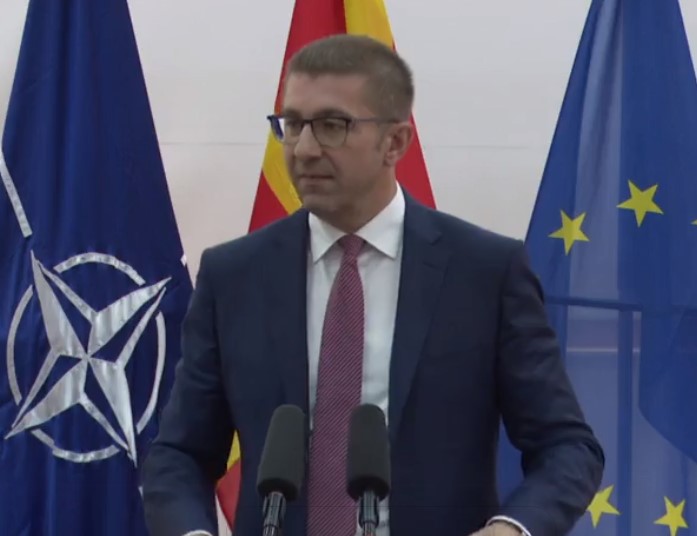 ВО ЖИВО: Мицкоски по лидерската средба
