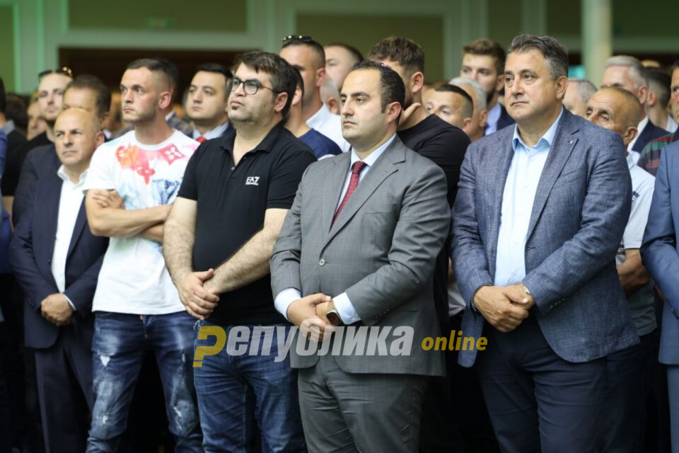 ДУИ се ситни: Двајца пратеници ја напуштија партијата, вкупно тројца oд владејачкото мнозинство