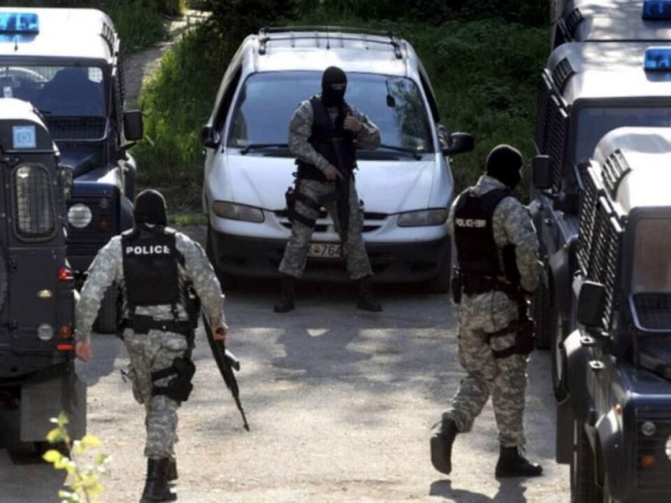 Утрово се уапсени неколку членови на ДУИ