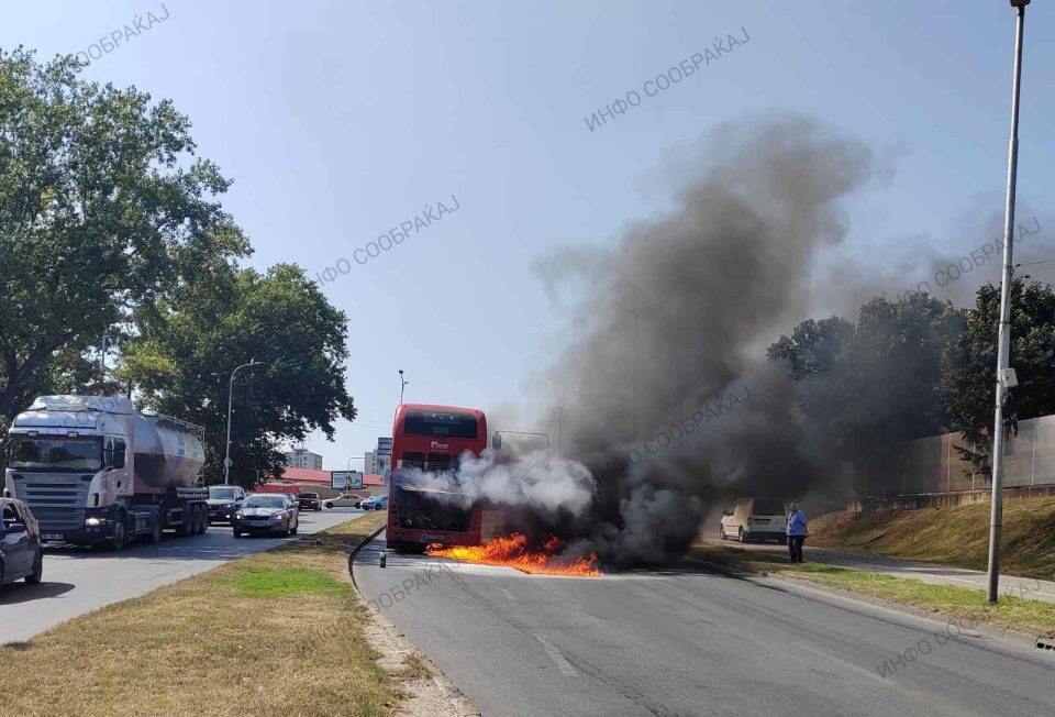 Се запали автобус на ЈСП