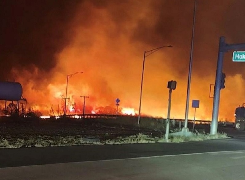 Пожари на Хаваи, луѓето бегаат и скокаат во морето