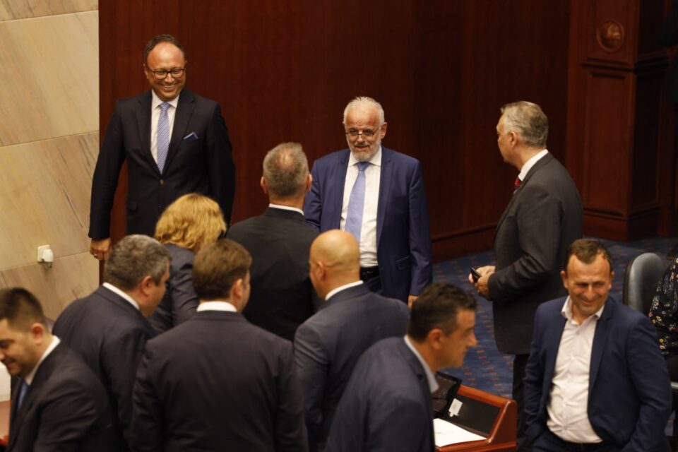 Лефков: Џафери да се вразуми и да ги стави на гласање уставните измени, свесно го прекрши Деловникот