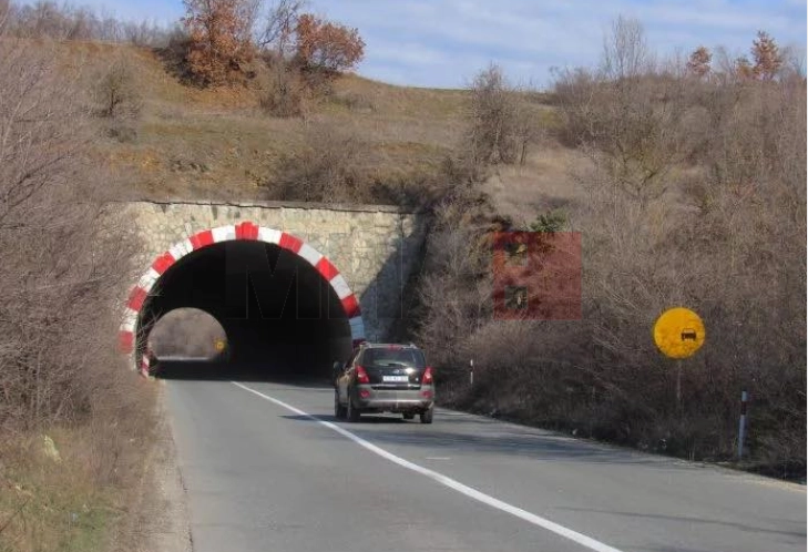 Од денеска затворен патот до Блаце