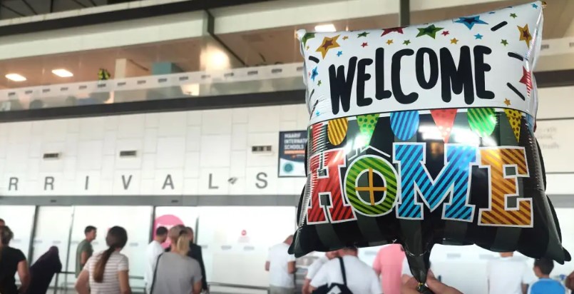 Пристигнаа македонските граѓани што ги донесе Србија